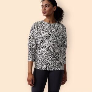 Athleta Balance Printed Pullover Crewneck Sweatshirt Black White Animal Print